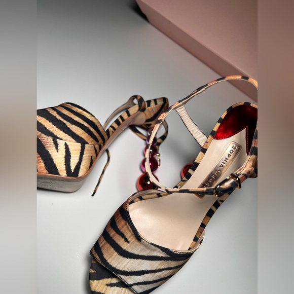 Natalia Perla Platform - Picture 4 of 5